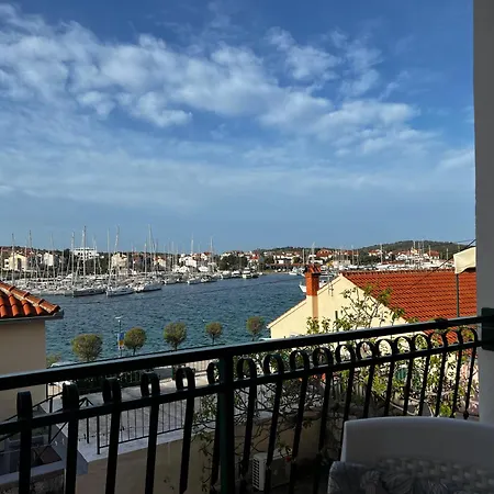 House Klarin Apartment *