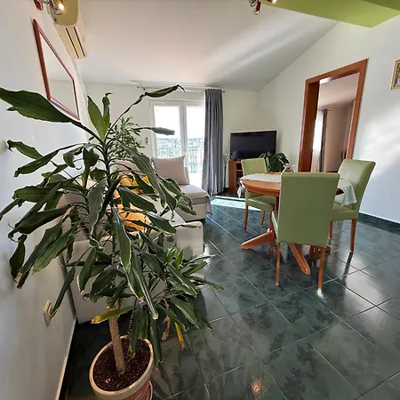 Apartamento House Klarin