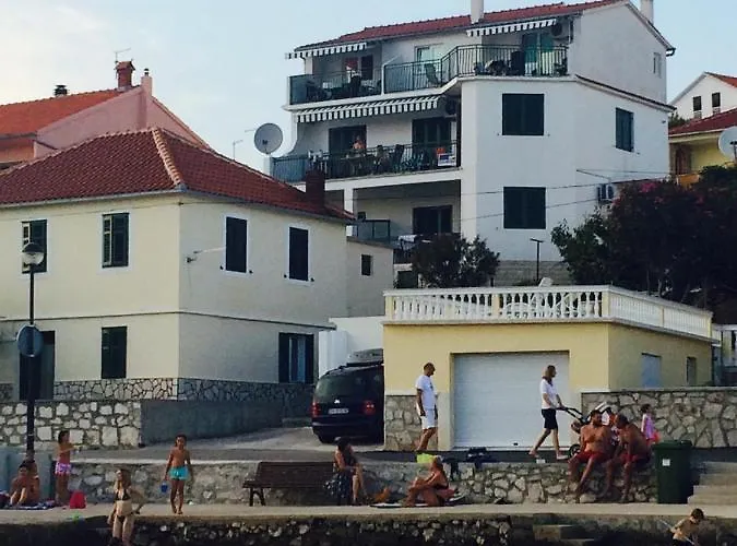 House Klarin Apartamento Jezera