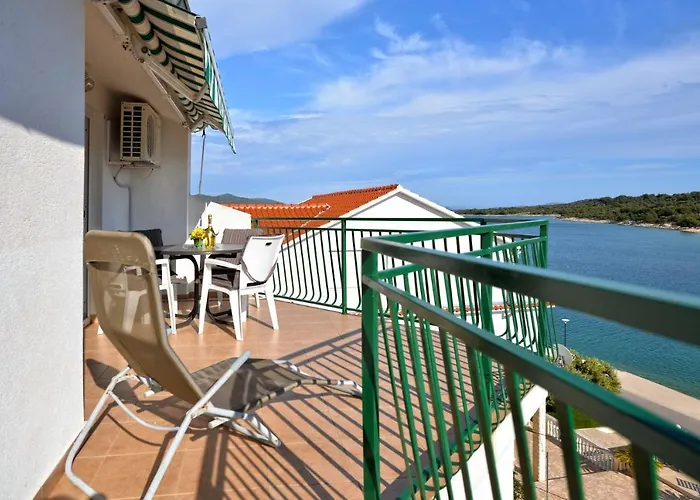 House Klarin Apartamento Jezera